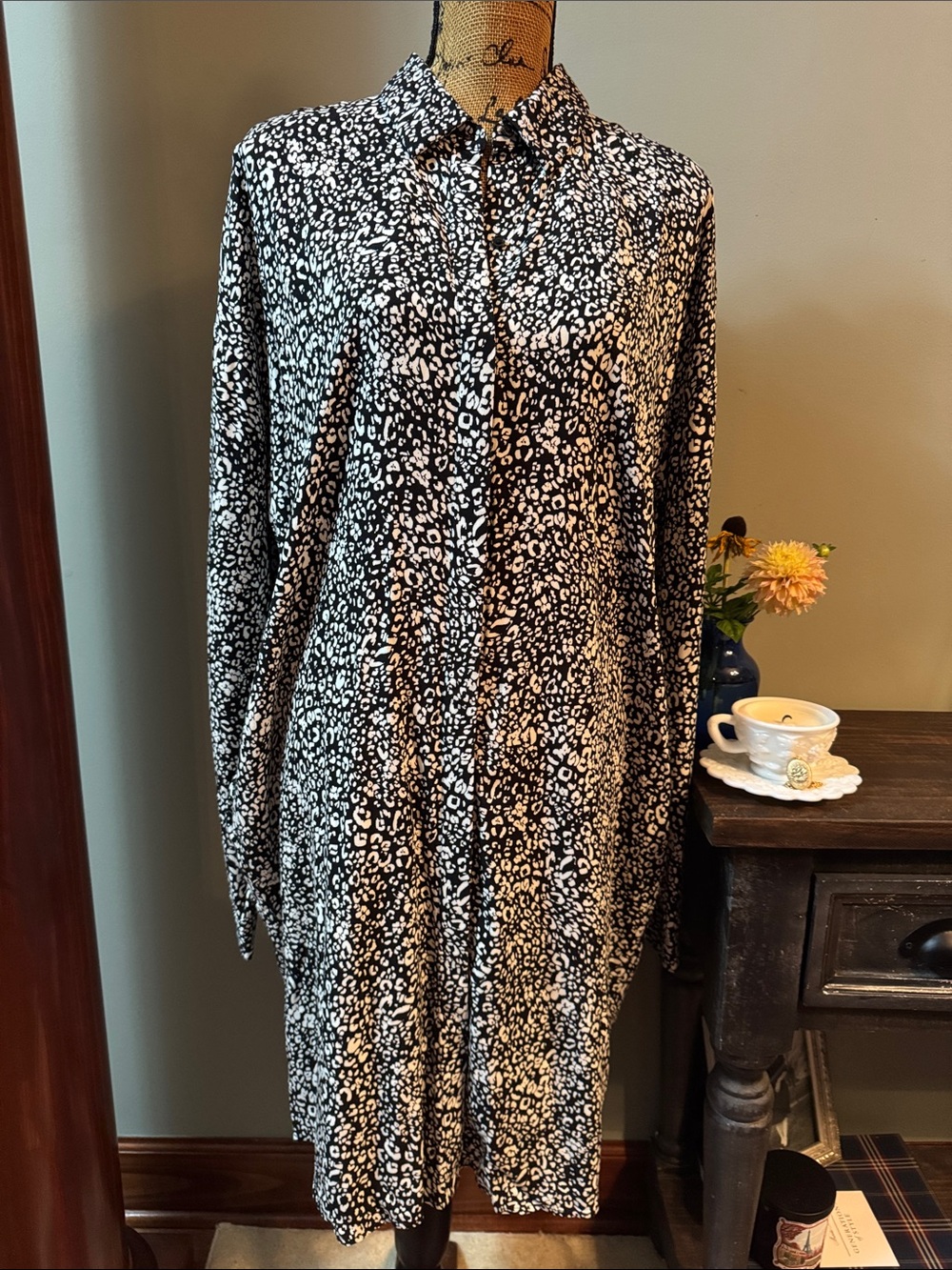 The Limited Black and White Leopard Print Button-Up Dress. Size XL. NWT.